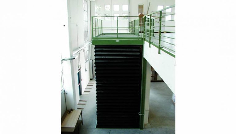 Armo Lifting tables