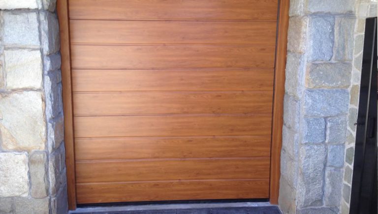 Armo Wooden effect- garage doors