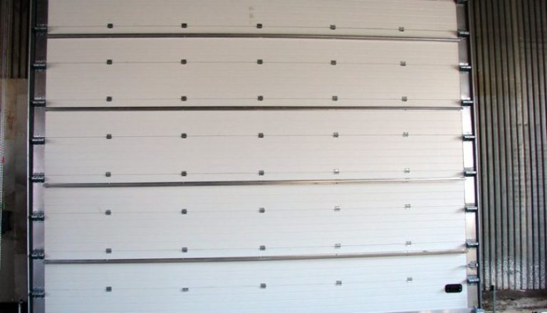 Sectional overhead doors